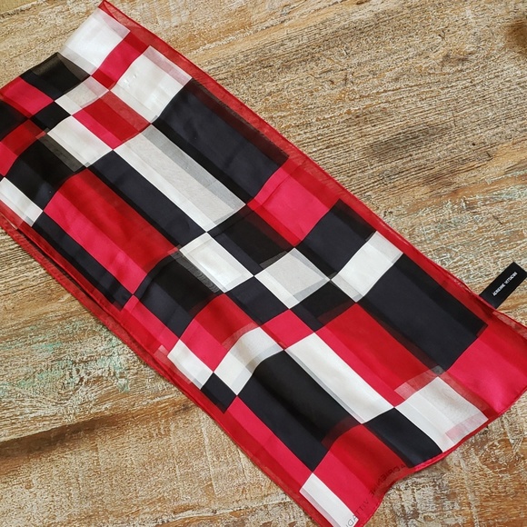 ADRIENNE VITTADINI Vintage red, white, black Printed Silk Scarf. EUC - Picture 8 of 9